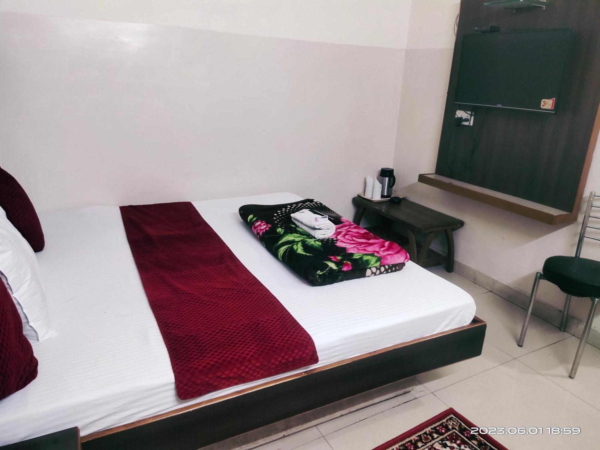 Hotel Diamond Nowe Delhi Zewnętrze zdjęcie
